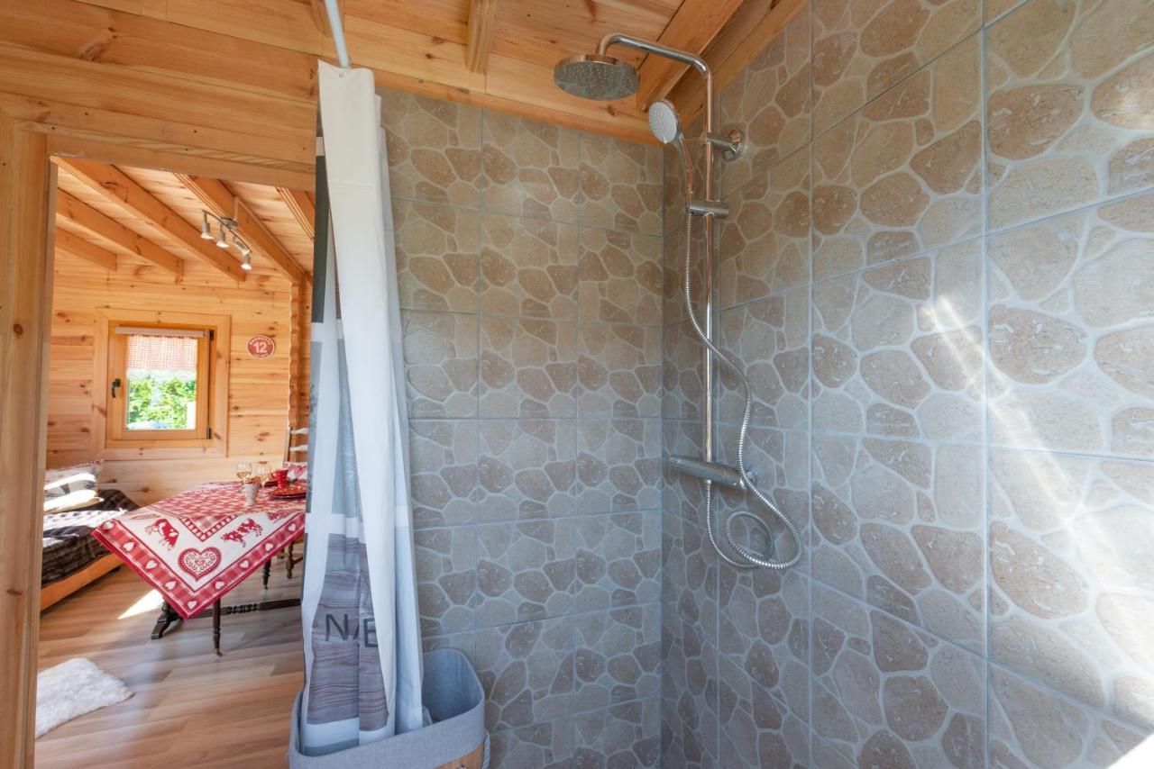 Chalet & Spa Sur La Cote Fleurie โอแบร์วีลล์ ภายนอก รูปภาพ